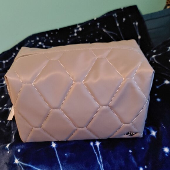 Bumper Satin Luxe VL Cosmetic Case 2 - Picture 3 of 9